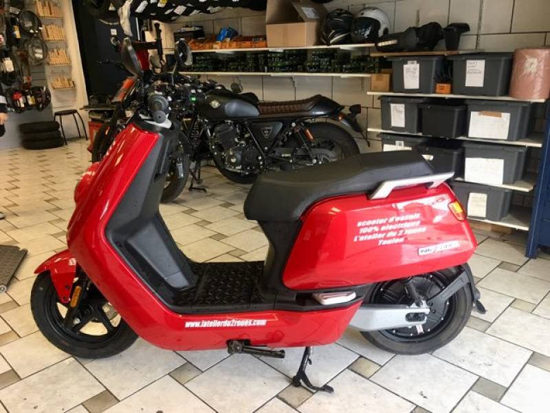Vente de scooter et de moto pour particulier et professionnel Bandol